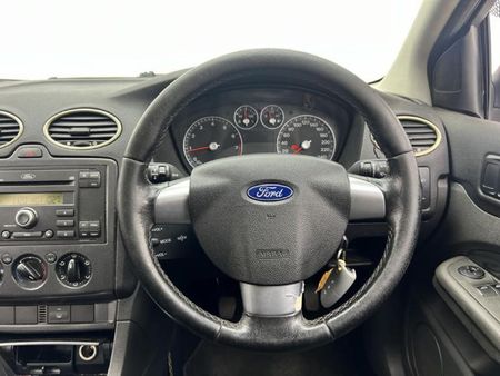 2007-Ford-Focus-16-Si-5-dr_8
