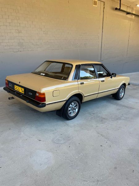 1978-Ford-Cortina-30S_0