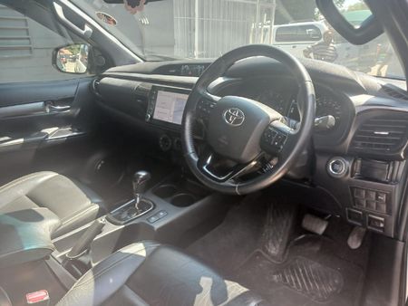 2021-Toyota-Hilux-28-GD-6-Raised-Body-Legend-Auto-Extended-Cab_6