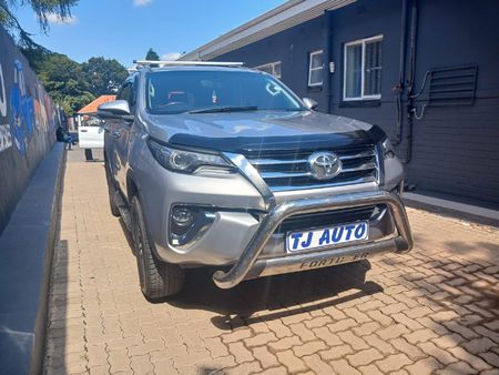 2016-Toyota-Fortuner-28-GD-6-Raised-Body-Auto_0