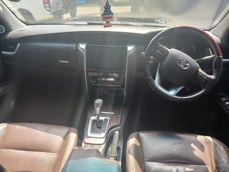 2016-Toyota-Fortuner-28-GD-6-Raised-Body-Auto_8
