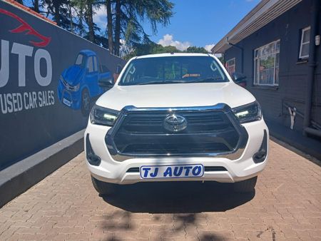 2022-Toyota-Hilux-24-GD-6-Raised-Body-Raider-Auto-Extended-Cab_1