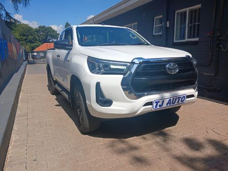 2022-Toyota-Hilux-24-GD-6-Raised-Body-Raider-Auto-Extended-Cab_2