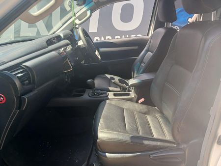 2022-Toyota-Hilux-24-GD-6-Raised-Body-Raider-Auto-Extended-Cab_6