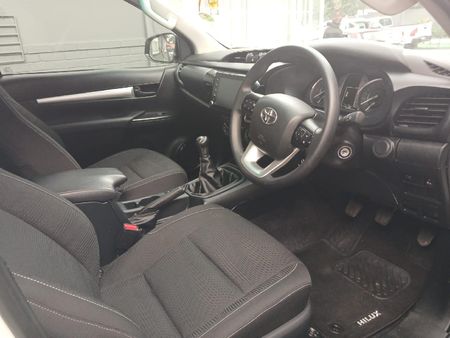 2023-Toyota-Hilux-24-GD-6-Raised-Body-Raider-Extended-Cab_9