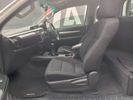 2023-Toyota-Hilux-24-GD-6-Raised-Body-Raider-Extended-Cab_10