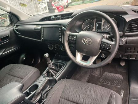 2023-Toyota-Hilux-24-GD-6-Raised-Body-Raider-Extended-Cab_8