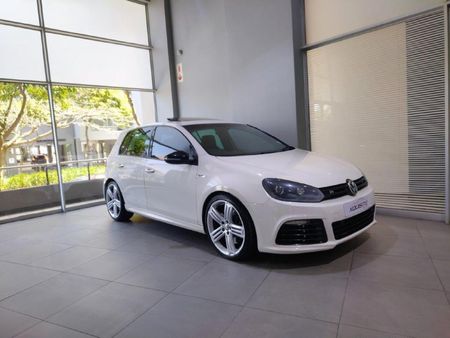 2013-Volkswagen-Golf-VI-20-TSI-R-Auto_0