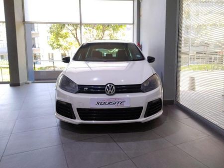2013-Volkswagen-Golf-VI-20-TSI-R-Auto_2