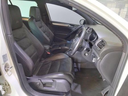 2013-Volkswagen-Golf-VI-20-TSI-R-Auto_6