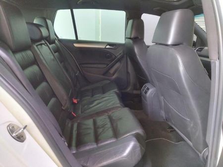 2013-Volkswagen-Golf-VI-20-TSI-R-Auto_7