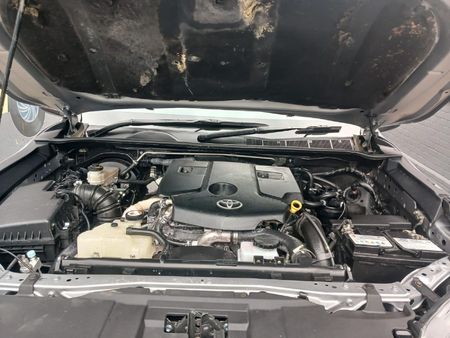 2019-Toyota-Hilux-24-GD-6-Raised-Body-SRX-Double-Cab_11