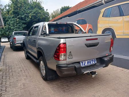 2019-Toyota-Hilux-24-GD-6-Raised-Body-SRX-Double-Cab_3