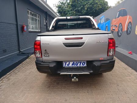 2019-Toyota-Hilux-24-GD-6-Raised-Body-SRX-Double-Cab_4