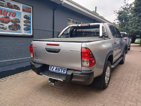 2019-Toyota-Hilux-24-GD-6-Raised-Body-SRX-Double-Cab_5