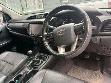 2019-Toyota-Hilux-24-GD-6-Raised-Body-SRX-Double-Cab_6