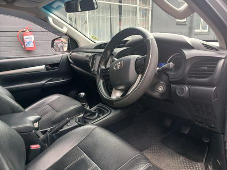 2019-Toyota-Hilux-24-GD-6-Raised-Body-SRX-Double-Cab_7