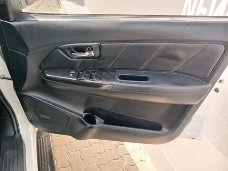 2014-Toyota-Fortuner-30-D-4D-Raised-Body_9