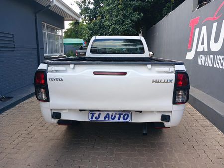 2020-Toyota-Hilux-24-GD-Single-Cab_3