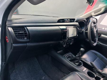 2021-Toyota-Hilux-24-GD-6-Raised-Body-Raider-Extended-Cab_8