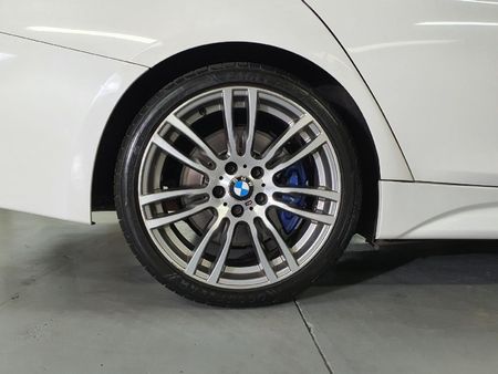 2016-BMW-3-Series-335i-M-Sport-Auto_12