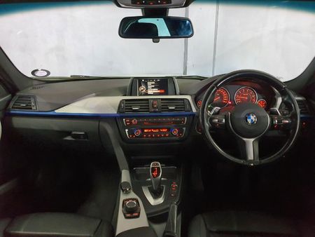 2016-BMW-3-Series-335i-M-Sport-Auto_6