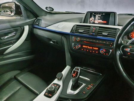 2016-BMW-3-Series-335i-M-Sport-Auto_8