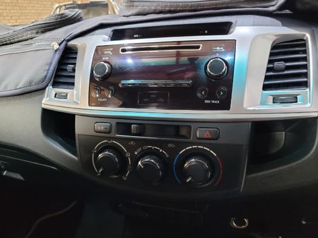 2016-Toyota-Hilux-30-D-4D-Legend-45-Raised-Body-Single-Cab_9