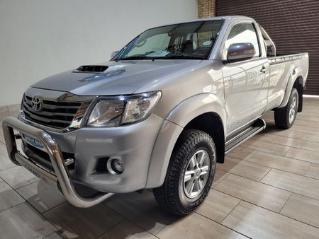 2016-Toyota-Hilux-30-D-4D-Legend-45-Raised-Body-Single-Cab_1
