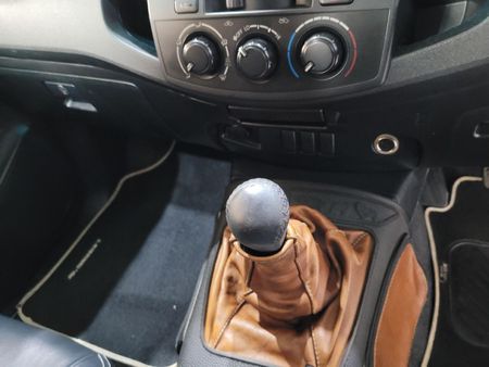 2016-Toyota-Hilux-30-D-4D-Legend-45-Raised-Body-Single-Cab_8