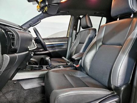 2023-Toyota-Hilux-28-GD-6-Raised-Body-Legend-Auto-Double-Cab_9