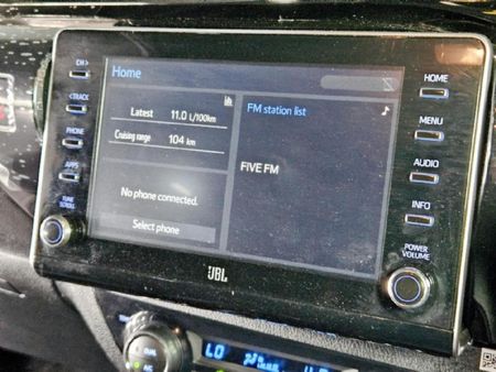 2023-Toyota-Hilux-28-GD-6-Raised-Body-Legend-Auto-Double-Cab_14