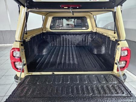 2023-Toyota-Hilux-28-GD-6-Raised-Body-Legend-Auto-Double-Cab_7