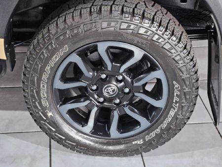2023-Toyota-Hilux-28-GD-6-Raised-Body-Legend-Auto-Double-Cab_8