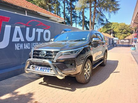 2018-Toyota-Fortuner-28-GD-6-Raised-Body-Auto_0