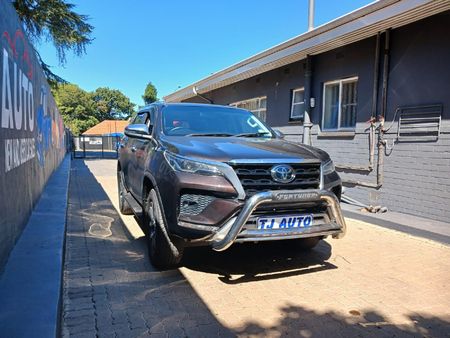 2018-Toyota-Fortuner-28-GD-6-Raised-Body-Auto_2