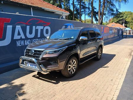 2018-Toyota-Fortuner-28-GD-6-Raised-Body-Auto_3