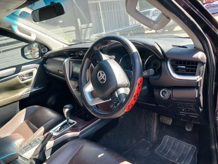 2018-Toyota-Fortuner-28-GD-6-Raised-Body-Auto_8