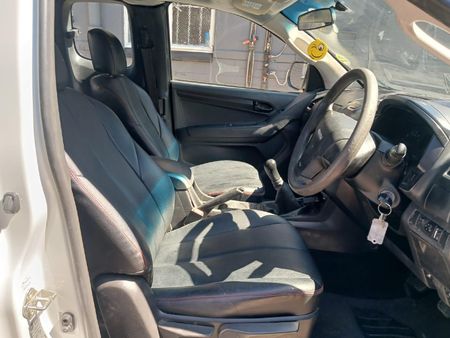2014-Isuzu-KB-250-D-Teq-LE-Extended-Cab_9