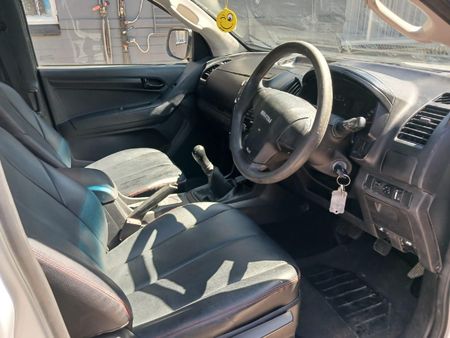 2014-Isuzu-KB-250-D-Teq-LE-Extended-Cab_10
