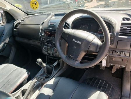 2014-Isuzu-KB-250-D-Teq-LE-Extended-Cab_8
