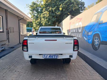 2023-Toyota-Hilux-20-VVTi-S-Single-Cab_3