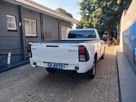 2023-Toyota-Hilux-20-VVTi-S-Single-Cab_4