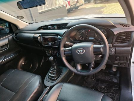 2023-Toyota-Hilux-20-VVTi-S-Single-Cab_6