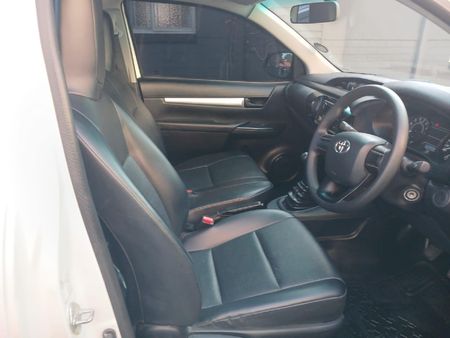 2023-Toyota-Hilux-20-VVTi-S-Single-Cab_8