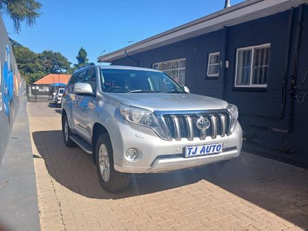 2011-Toyota-Land-Cruiser-Prado-30-TDI-TX-Auto_2
