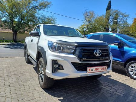 2020-Toyota-Hilux-24-GD-6-Raised-Body-SRX-Auto-Extended-Cab_0