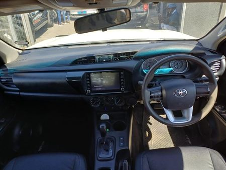 2020-Toyota-Hilux-24-GD-6-Raised-Body-SRX-Auto-Extended-Cab_9