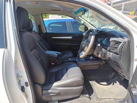 2020-Toyota-Hilux-24-GD-6-Raised-Body-SRX-Auto-Extended-Cab_11