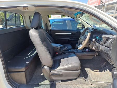 2020-Toyota-Hilux-24-GD-6-Raised-Body-SRX-Auto-Extended-Cab_13